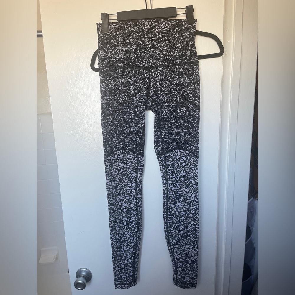Lululemon black and white pattern block leggings